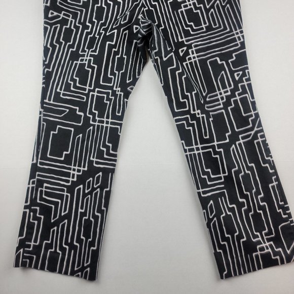 Worthington Petite Black and White Patterned Capri Pants Size 10P - Picture 4 of 6